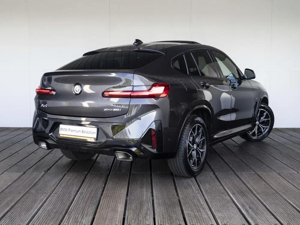 BMW X4 xDrive20i uit 2022, foto 2
