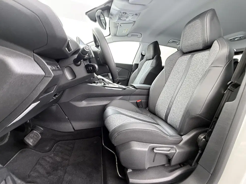 Peugeot 3008 1.2 PureTech Allure Pack Business Trekhaak uit 2019, foto 15