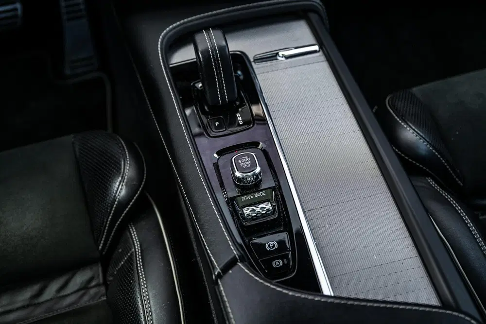 Volvo XC90 2.0 T8 Twin Engine AWD R-Design uit 2020, foto 15