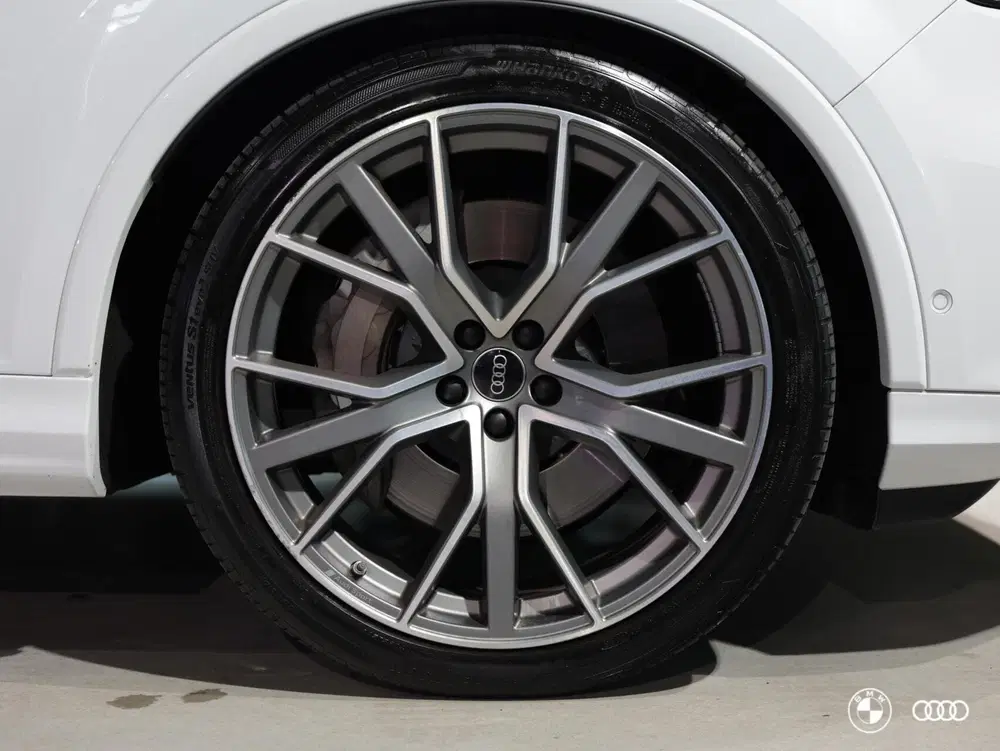 Audi Q7 55 TFSIe S LINE uit 2021, foto 7