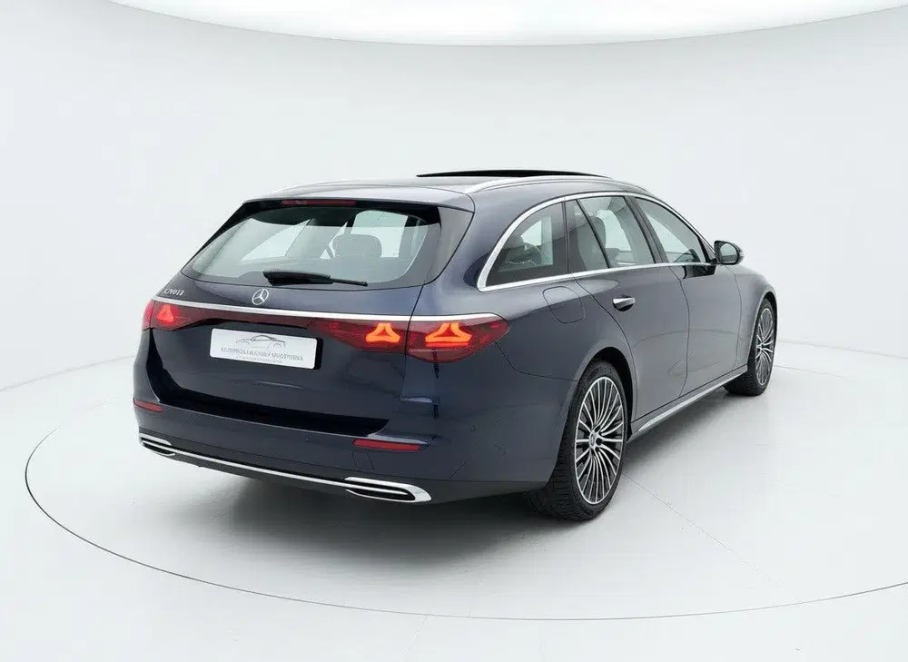 Mercedes-Benz E-Klasse 300 e Exclusive Line uit 2025, foto 2