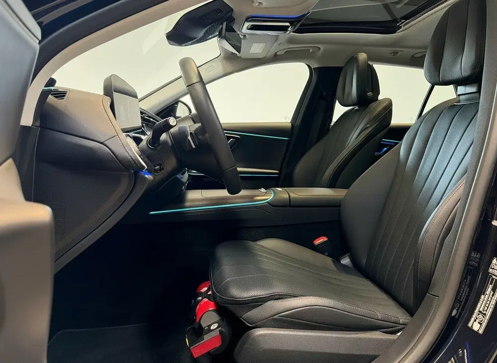 Mercedes-Benz E-Klasse 300 e Exclusive Line uit 2025, foto 7