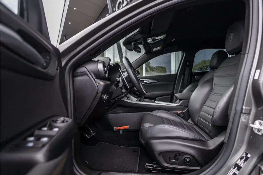 Alfa Romeo Tonale 1.5T Hybrid Veloce uit 2025, foto 9