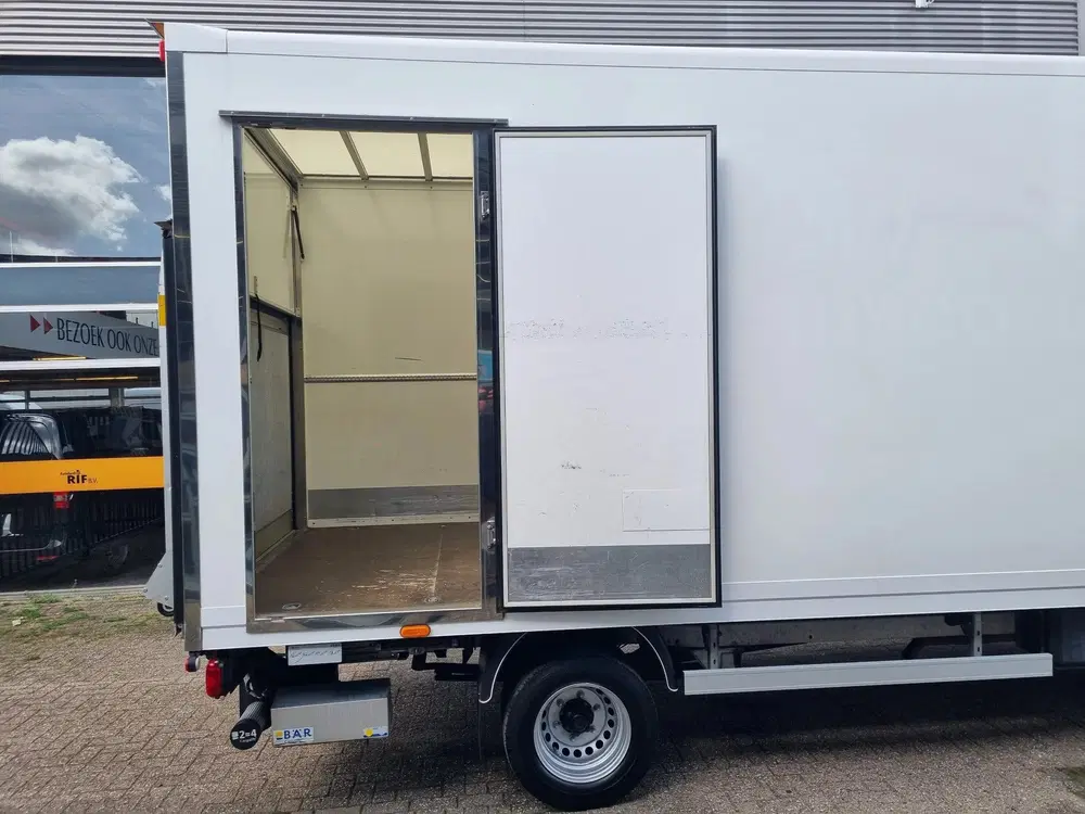 Mercedes-Benz Sprinter 519 CDI uit 2022, foto 10