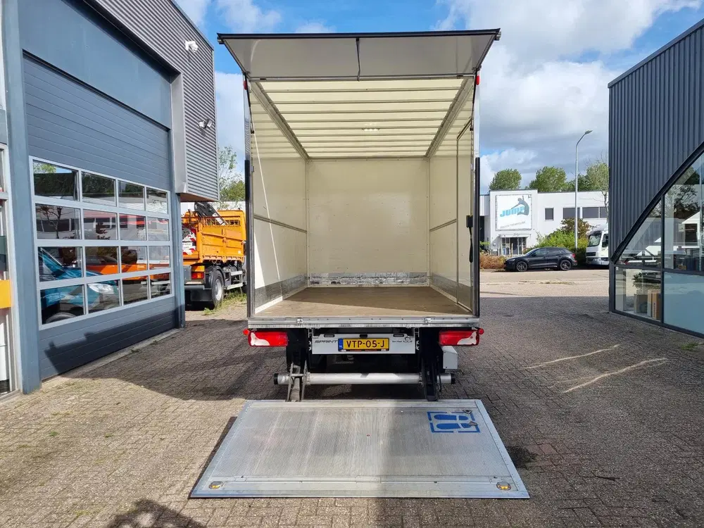 Mercedes-Benz Sprinter 519 CDI uit 2022, foto 9