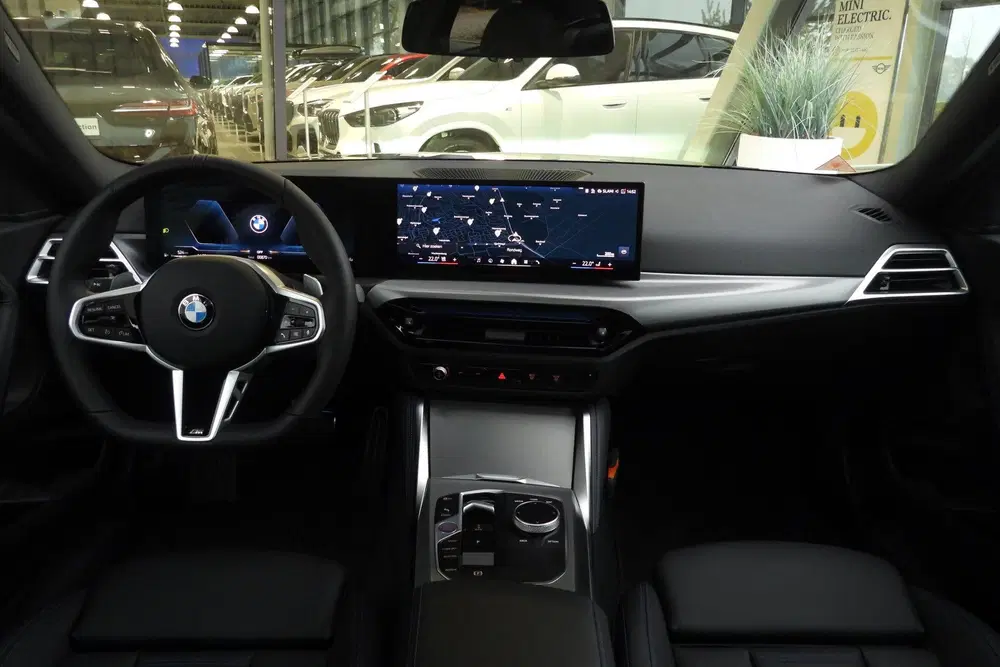 BMW 2-serie 220i M Sport Automaat uit 2025, foto 3
