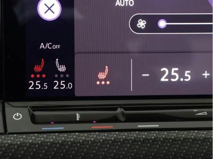 Volkswagen Golf 1.5 eTSI R-Line Business uit 2024, foto 9