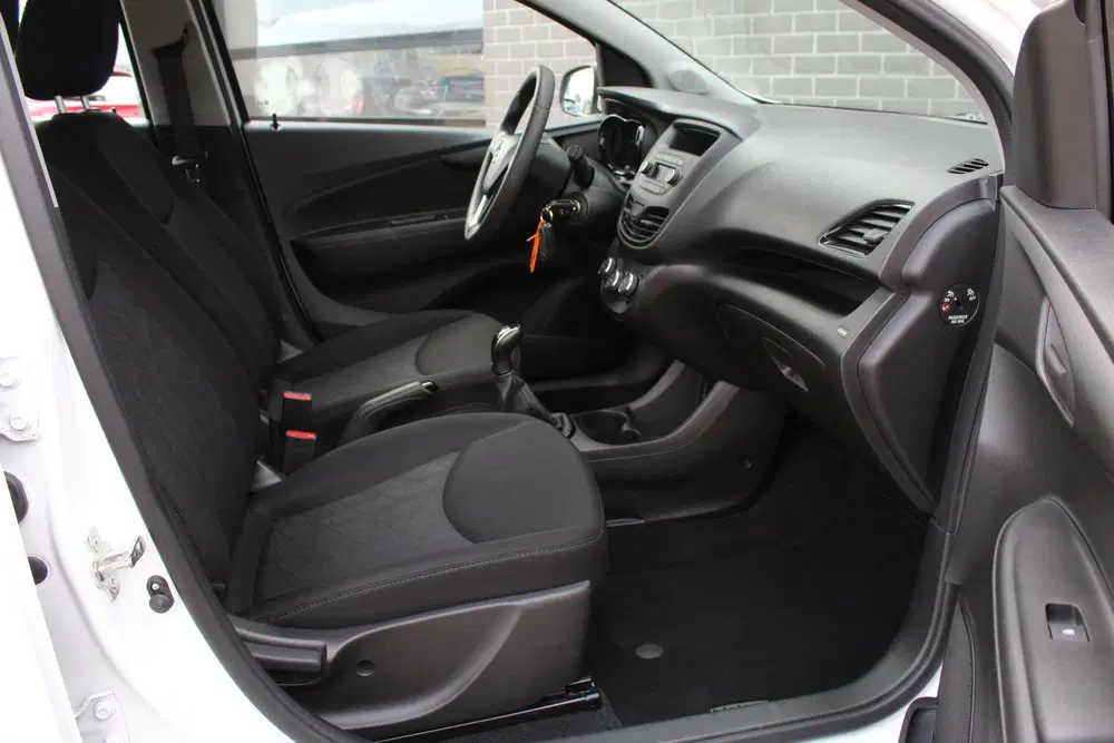 Opel Karl 1.0 ecoFLEX 120 Jaar Edition uit 2019, foto 9