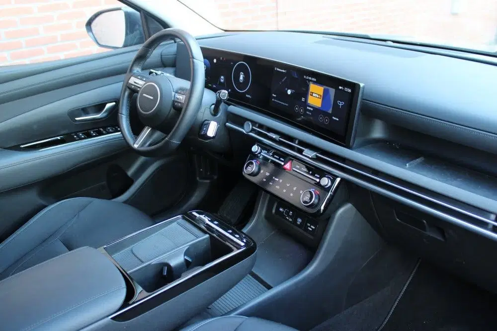 Hyundai TUCSON 1.6 T-GDI HEV Comfort uit 2024, foto 2
