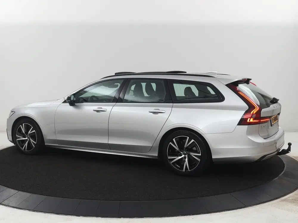 Volvo V90 2.0 B4 R-Design uit 2021, foto 2