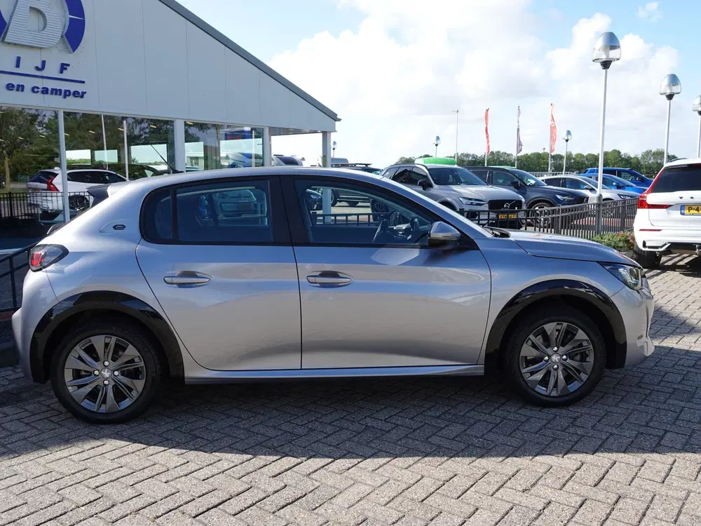 Peugeot 208 EV Blue Lease Active 50 kWh NAVI uit 2021, foto 3