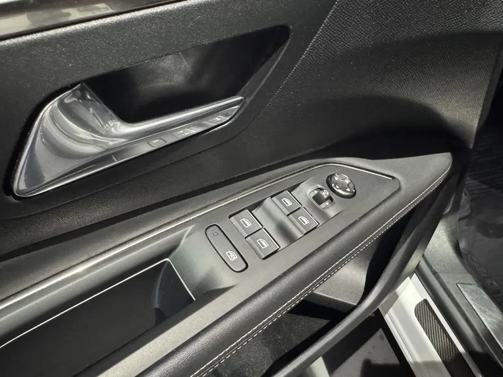 Peugeot 3008 1.6 HYbrid 225 GT Automaat uit 2022, foto 13