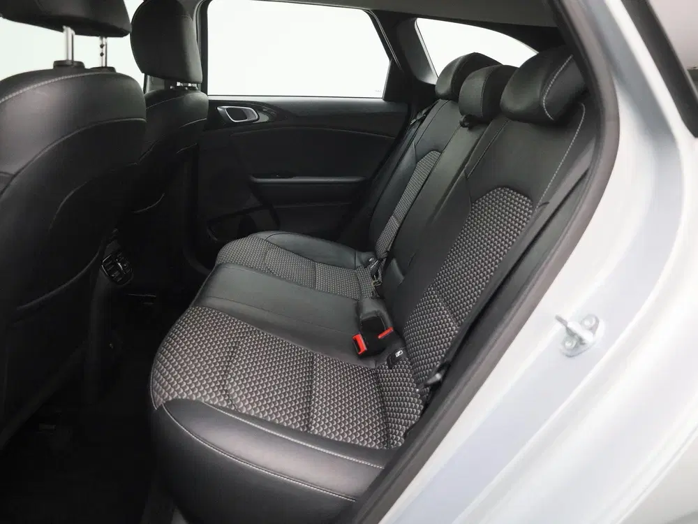 Kia Ceed Pulse 1.0 T-GDi 120 MHEV DCT ISG uit 2024, foto 12