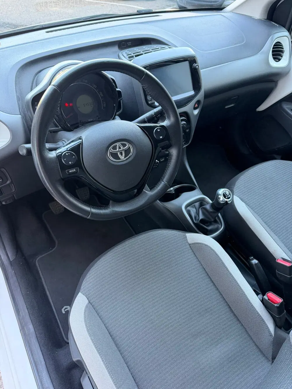 Toyota Aygo 1.0 Vvt-i 72pk 5D 2021 Wit uit 2021, foto 5