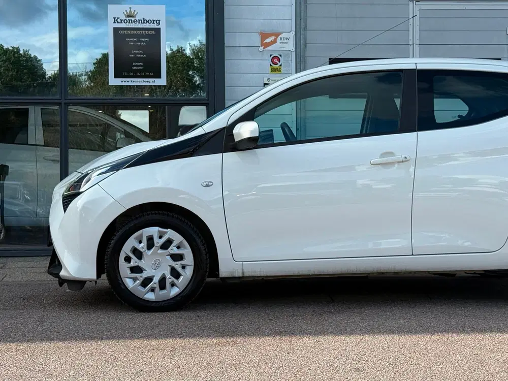 Toyota Aygo 1.0 VVT-i x-play uit 2020, foto 11