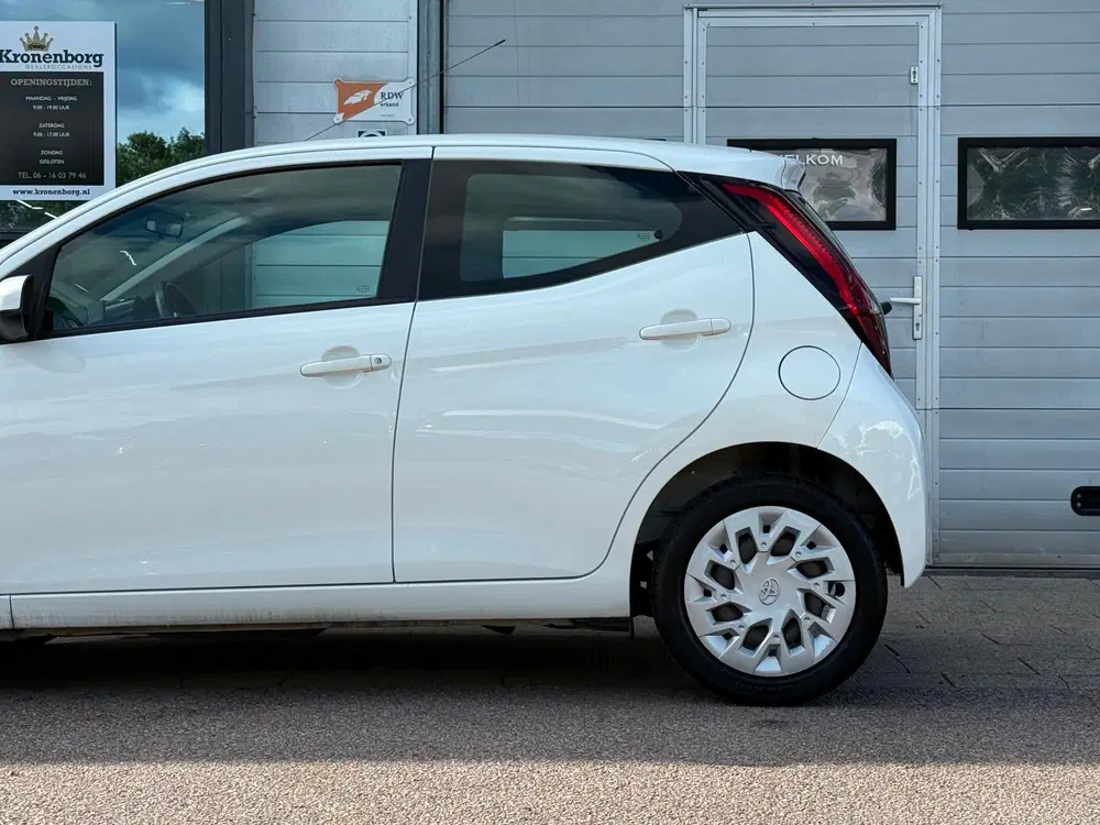 Toyota Aygo 1.0 VVT-i x-play uit 2020, foto 12