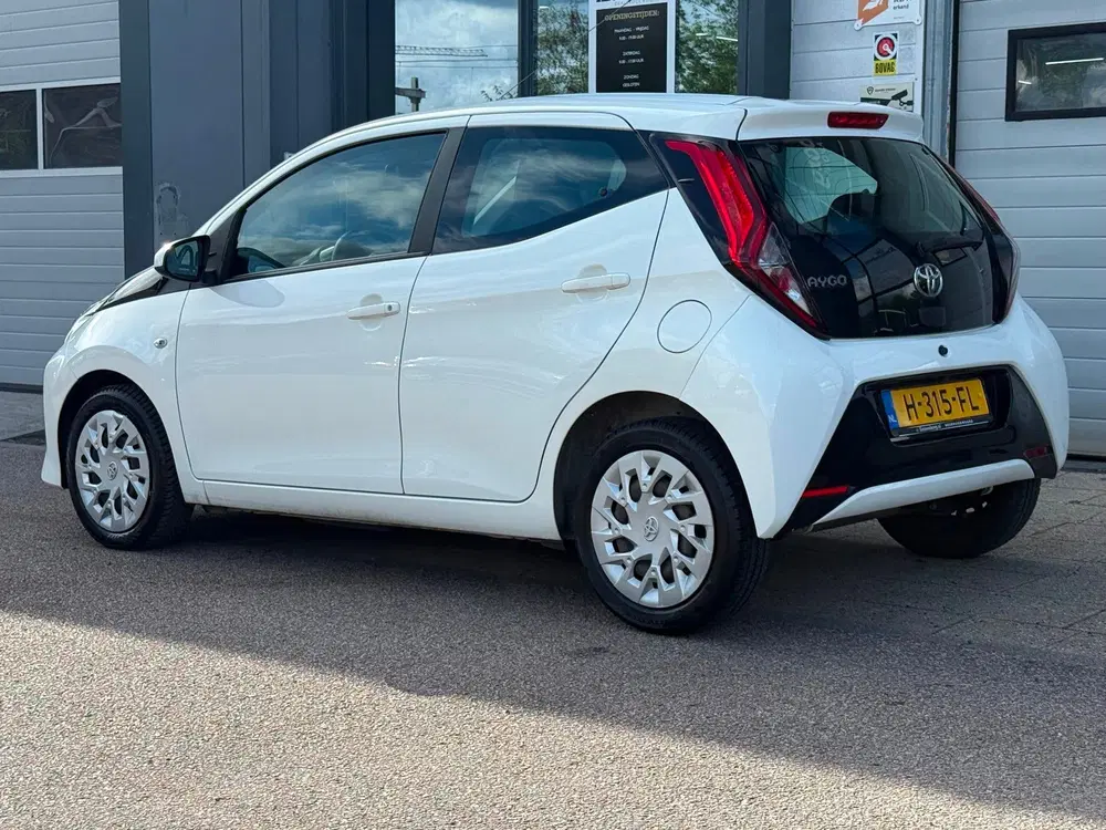 Toyota Aygo 1.0 VVT-i x-play uit 2020, foto 13