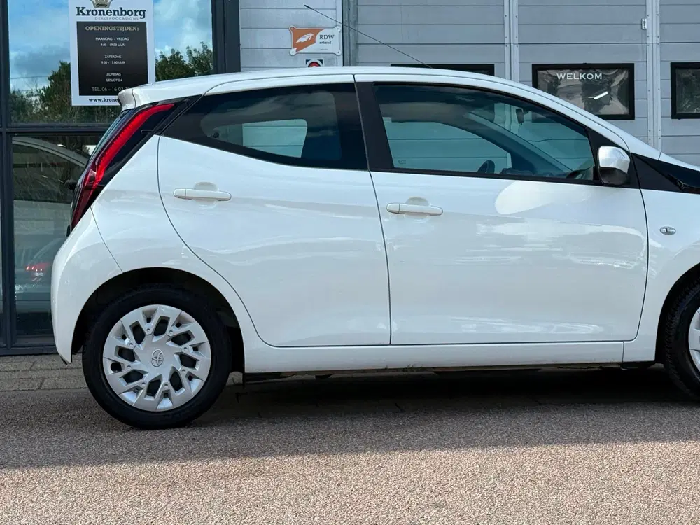 Toyota Aygo 1.0 VVT-i x-play uit 2020, foto 15