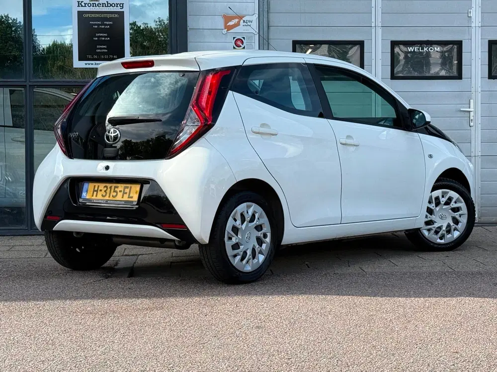 Toyota Aygo 1.0 VVT-i x-play uit 2020, foto 2