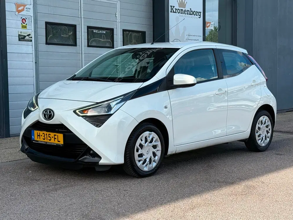 Toyota Aygo 1.0 VVT-i x-play uit 2020, foto 3