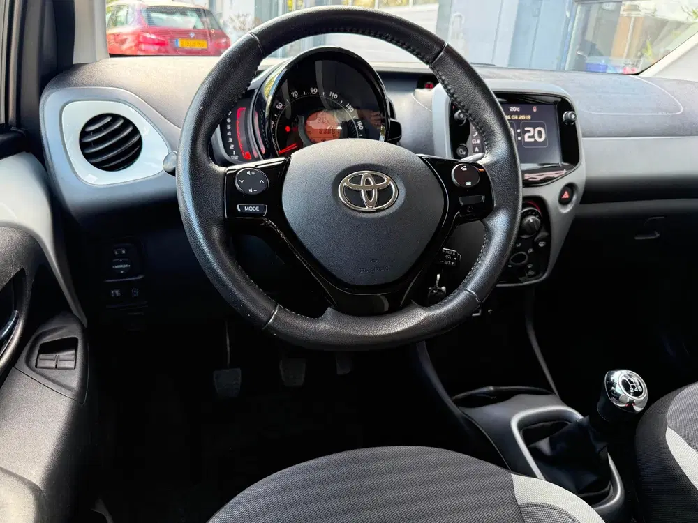 Toyota Aygo 1.0 VVT-i x-play uit 2020, foto 4
