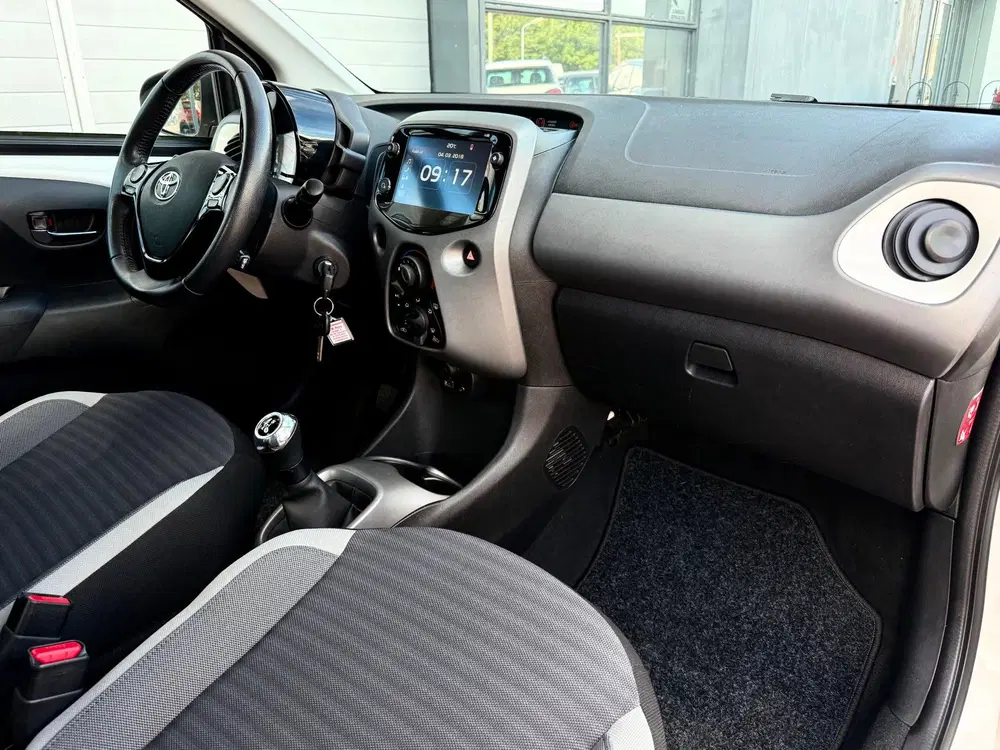 Toyota Aygo 1.0 VVT-i x-play uit 2020, foto 8