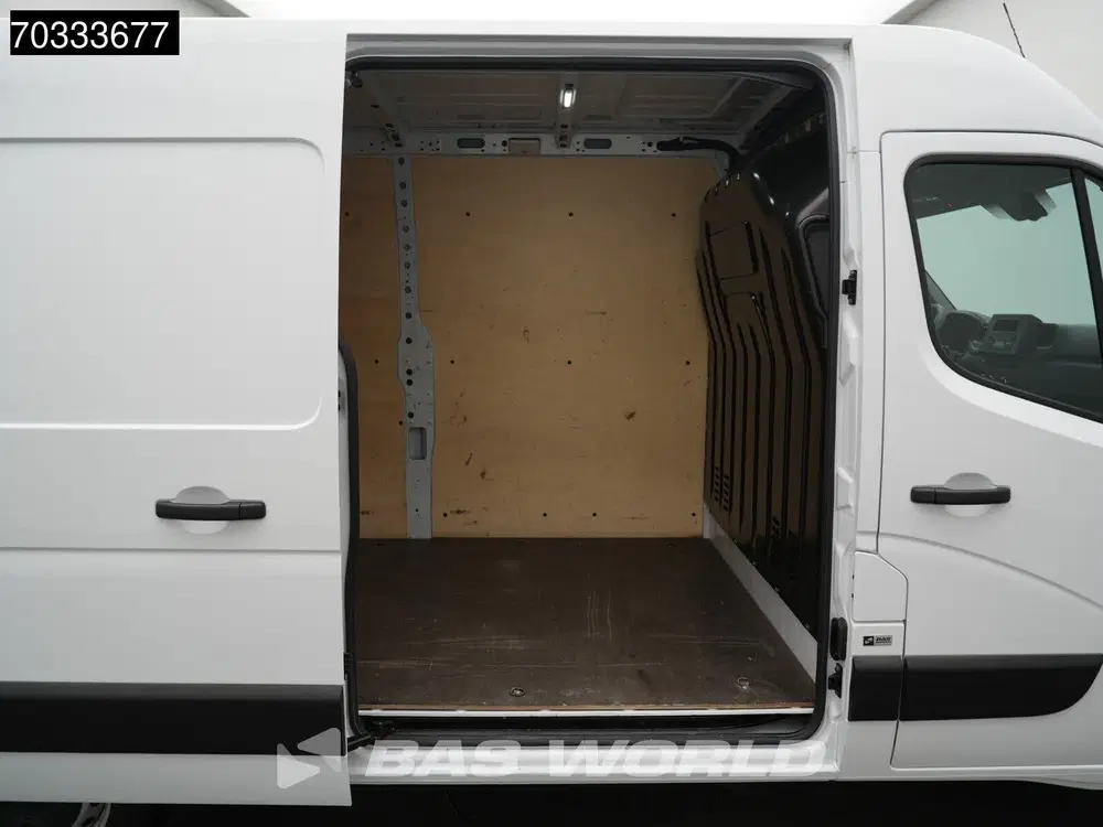 Renault Master 135PK L2H2 Airco Cruise Parkeersensoren BP uit 2023, foto 8