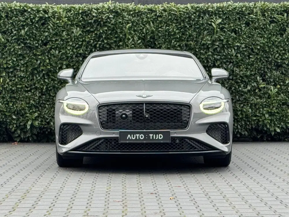 Bentley Continental GT 4.0 V8 Hybrid BLACK EDITION MULLINER uit 2025, foto 3