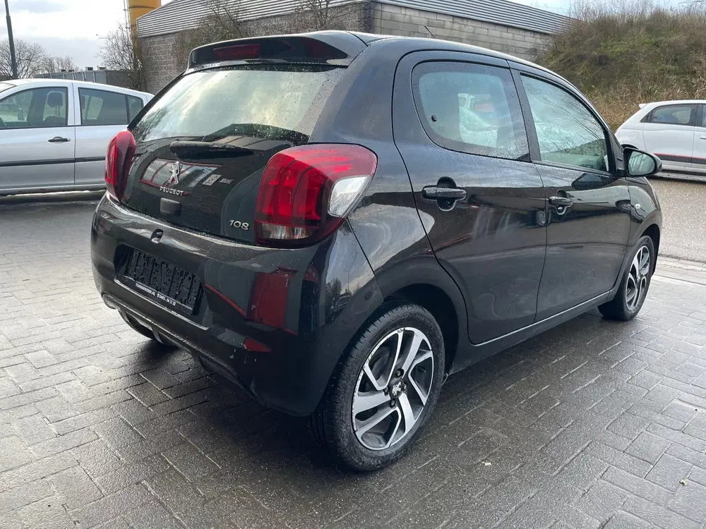 Peugeot 108 1.0 e-VTi Allure uit 2021, foto 10