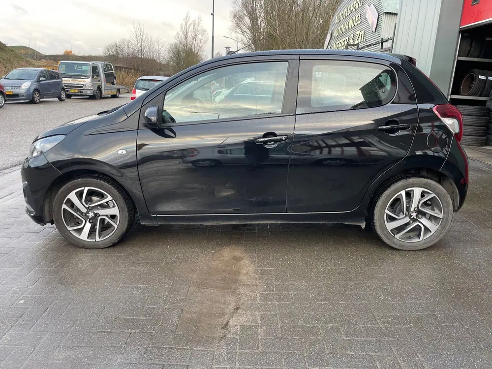 Peugeot 108 1.0 e-VTi Allure uit 2021, foto 14