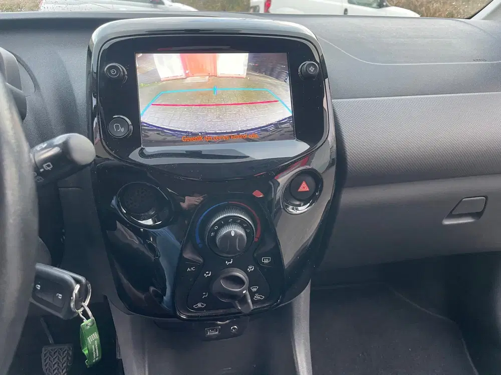 Peugeot 108 1.0 e-VTi Allure uit 2021, foto 3