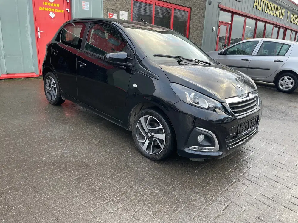 Peugeot 108 1.0 e-VTi Allure uit 2021, foto 4
