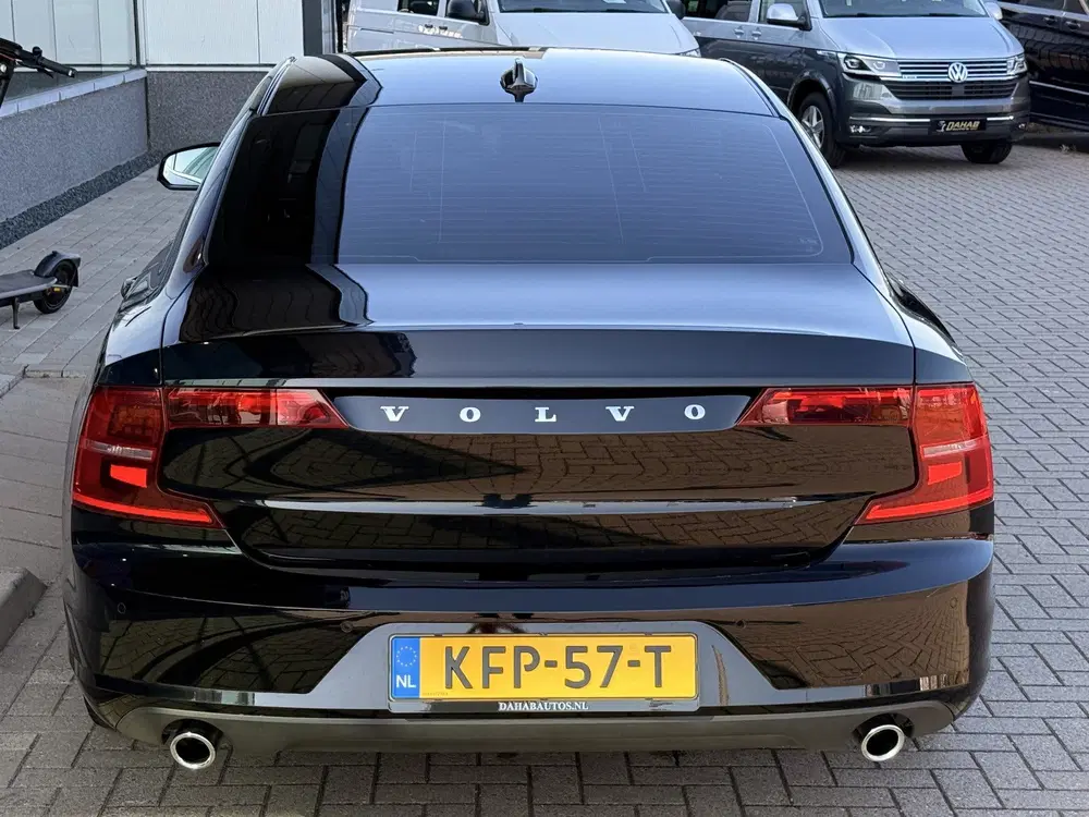 Volvo S90 2.0 T4 Momentum uit 2020, foto 14