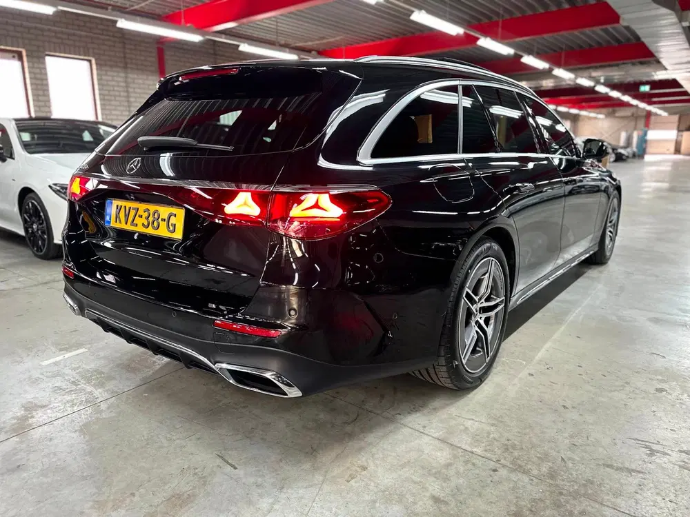 Mercedes-Benz E-Klasse e AMG uit 2025, foto 4