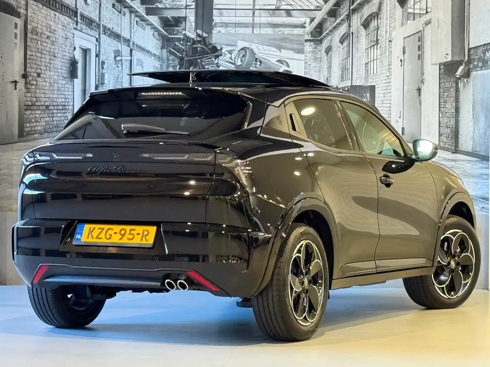 Alfa Romeo Junior 1.2 Turbo Hybrid Ibrida Ti Black Edition uit 2026, foto 6