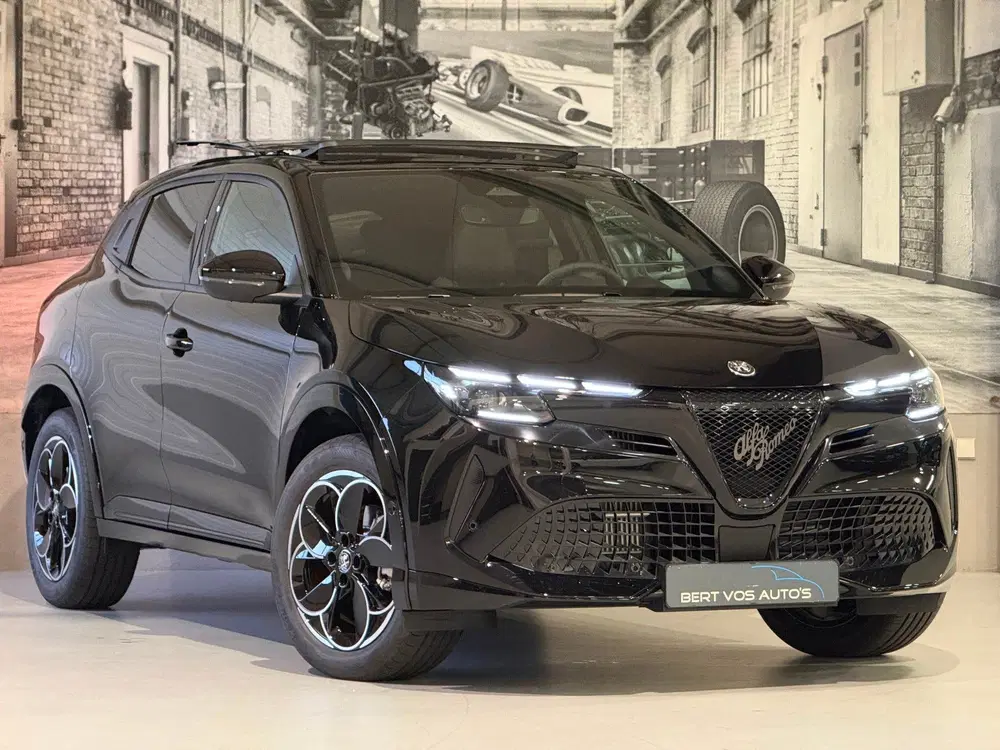 Alfa Romeo Junior 1.2 Turbo Hybrid Ibrida Ti Black Edition uit 2026, foto 9