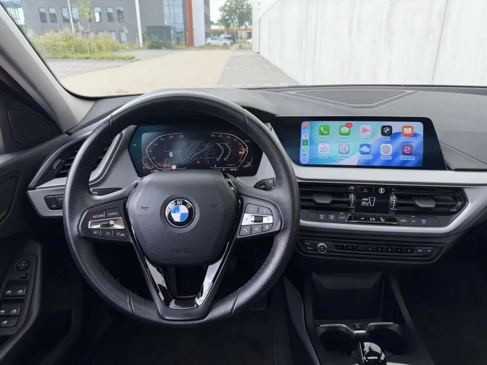 BMW 1-serie 118i Executive uit 2022, foto 12