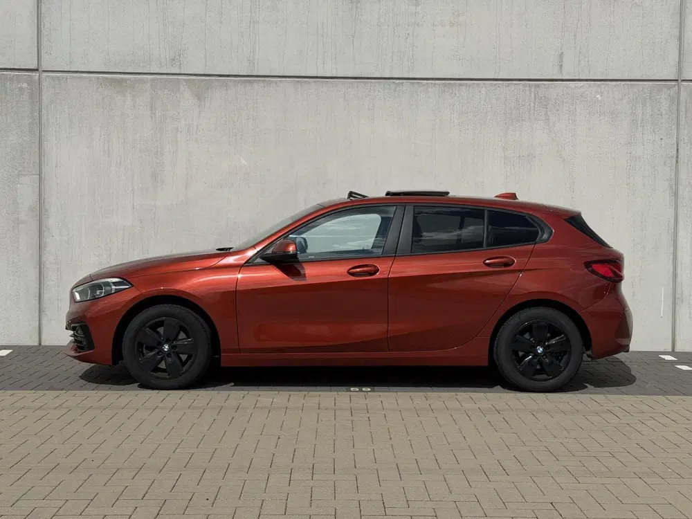 BMW 1-serie 118i Executive uit 2022, foto 4