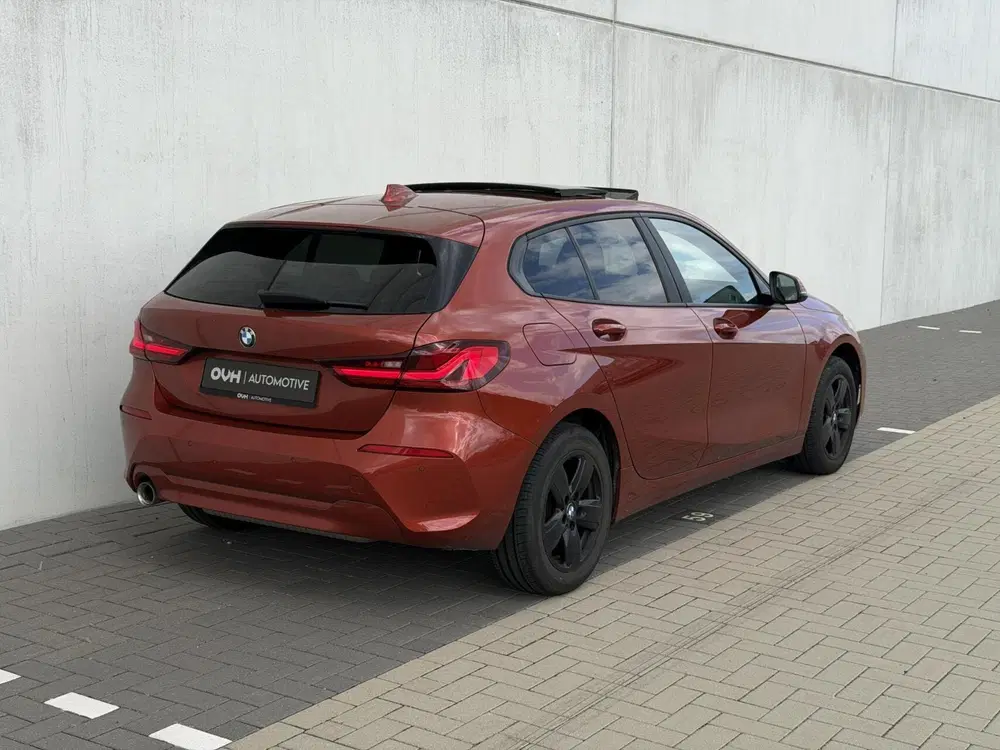 BMW 1-serie 118i Executive uit 2022, foto 6