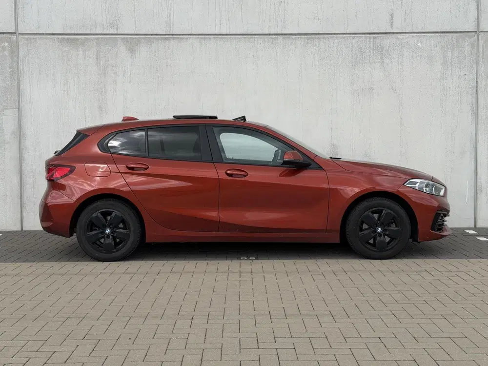 BMW 1-serie 118i Executive uit 2022, foto 7