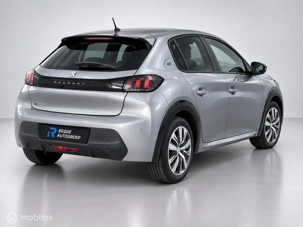Peugeot 208 EV Allure 50 kWh KEYLESS uit 2020, foto 3