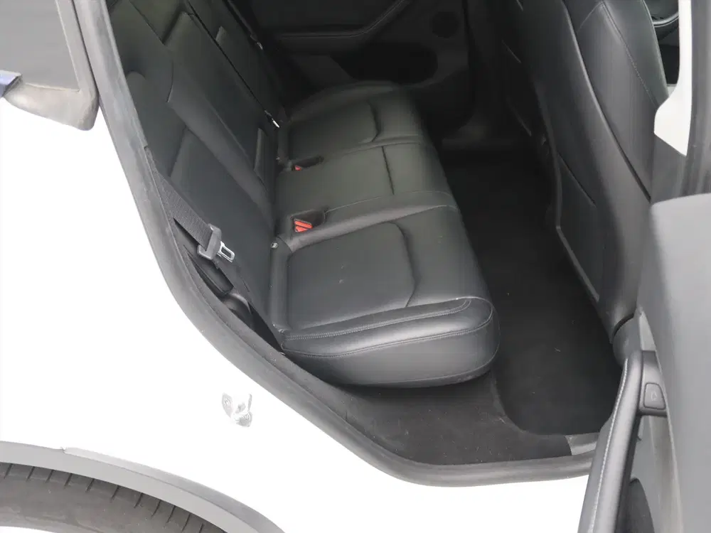 Tesla Model Y Long Range AWD 75kWh 351pk 92.2% SoH [ AMD uit 2023, foto 15