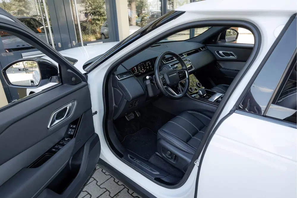 Land Rover Range Rover Velar 2.0 P400e 404PK Aut. uit 2023, foto 3