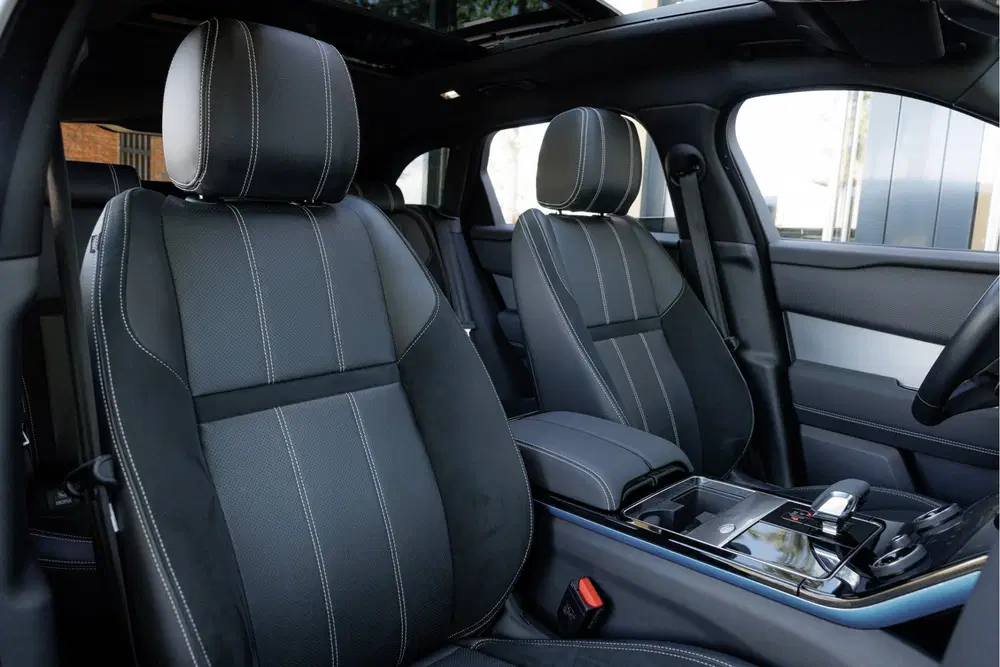 Land Rover Range Rover Velar 2.0 P400e 404PK Aut. uit 2023, foto 6
