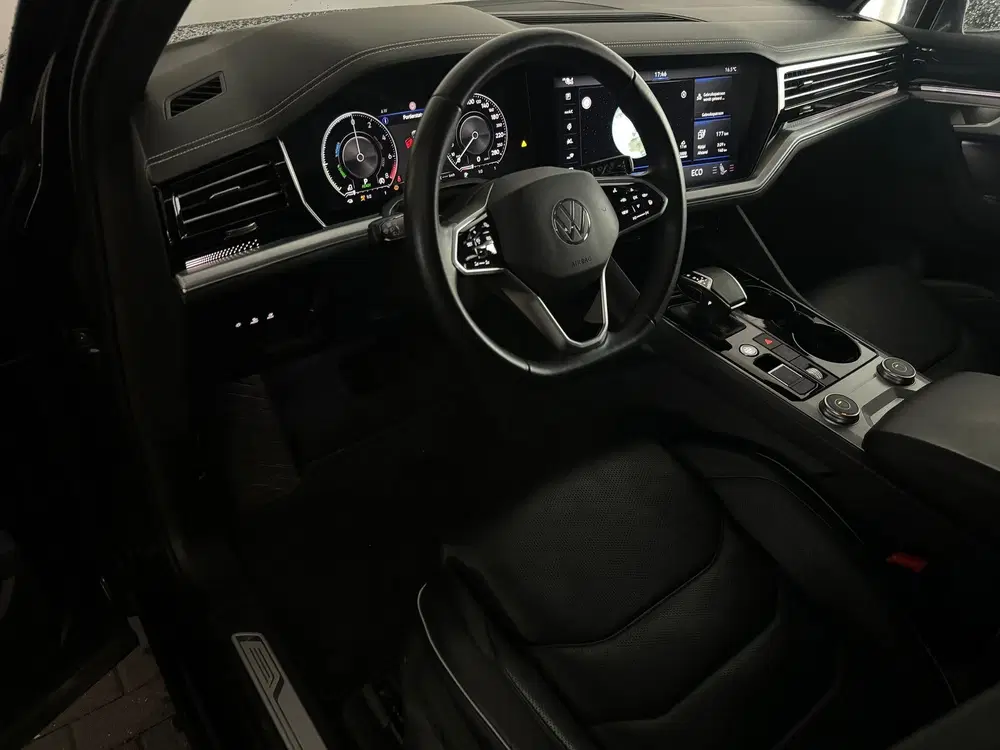 Volkswagen Touareg 3.0 TSi e-Hybrid 4M R Pano uit 2022, foto 6