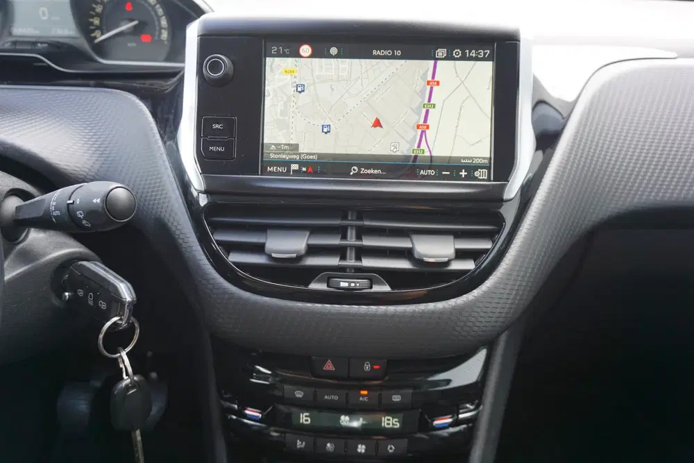 Peugeot 208 1.2 PureTech Tech Edition Climate uit 2019, foto 12