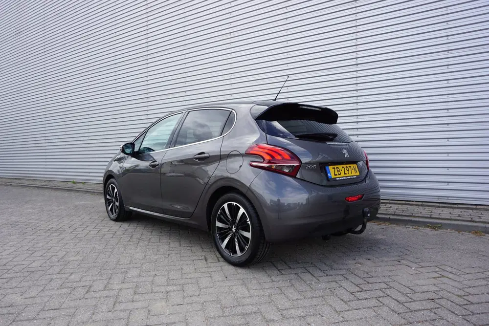 Peugeot 208 1.2 PureTech Tech Edition Climate uit 2019, foto 3