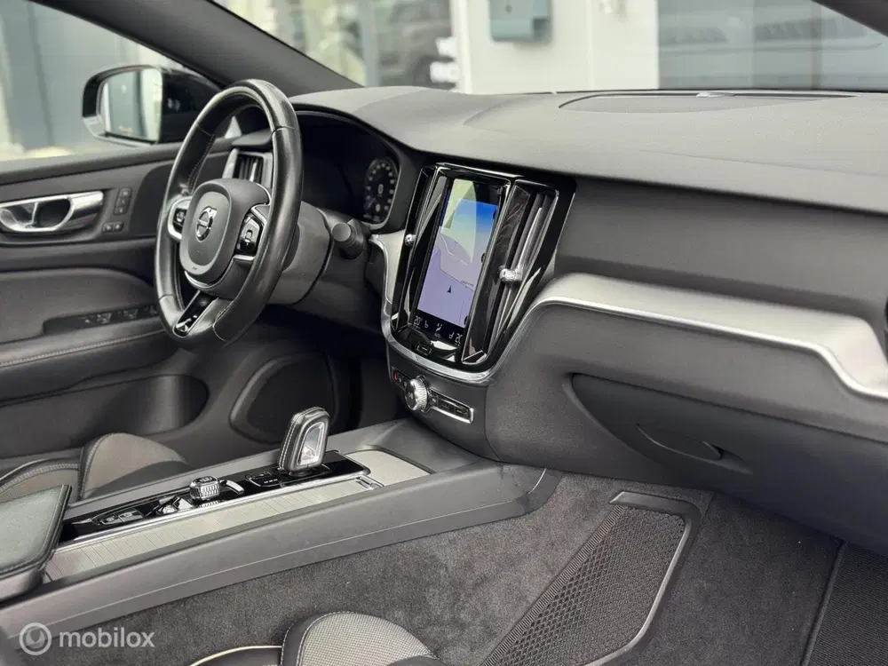 Volvo S60 2.0 B5 R-Design uit 2021, foto 14