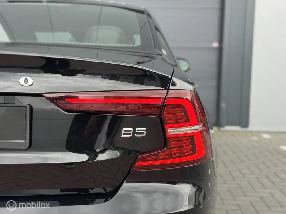 Volvo S60 2.0 B5 R-Design uit 2021, foto 8