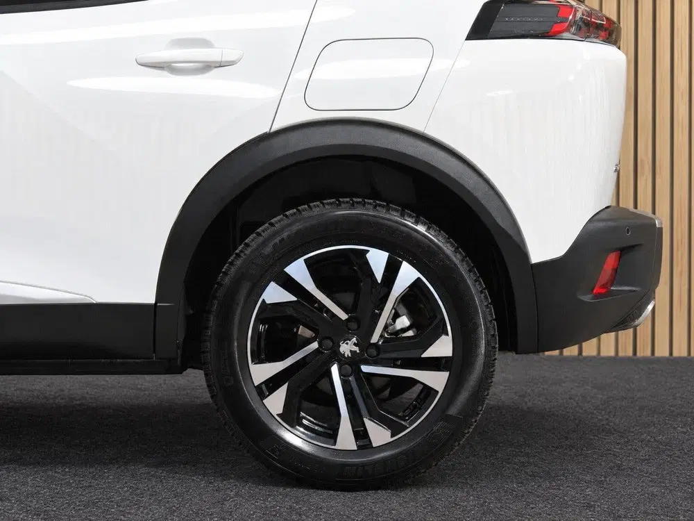 Peugeot 2008 1.2 PT 130 Allure uit 2022, foto 10